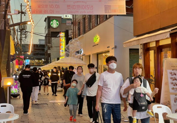 지난해 추진된 중심상권 야시장 현장.