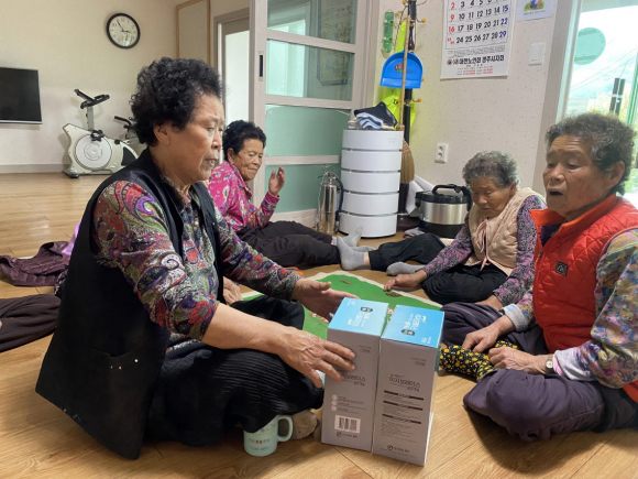 산내면 우라2리 경로당에 미세먼지 마스크가 전달됐다.
