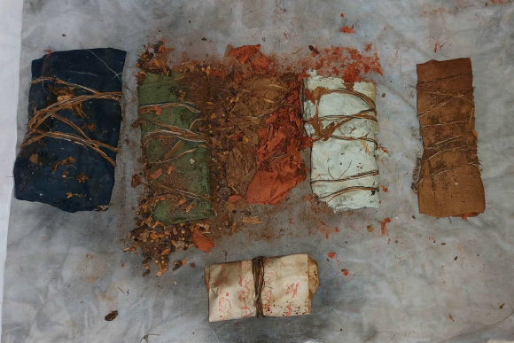 경주 백운암 목조보살좌상 및 복장유물(오방병).