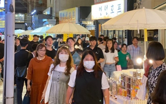 지난 5월 재개장 당시 불금예찬 야시장.