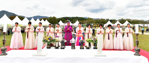 茶 문화 축제 ‘忠談齋’가 지난 7일 오후 1시 첨성대 광장 일원에서 열렸다.