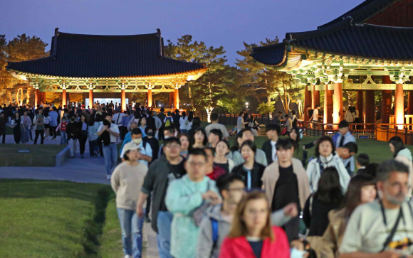 한국관광공사의 한국관광 데이터랩을 분석한 결과, 올해 1월부터 9월까지 경주시를 다녀간 외부 방문객 수가 3592만 9463명으로 집계됐다.