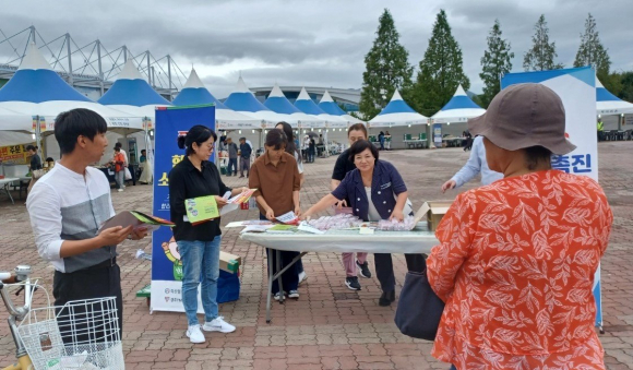 경주YMCA는 가격비교를 통한 합리적인 한우소비촉진을 위한 캠페인을 전개하고 있다.