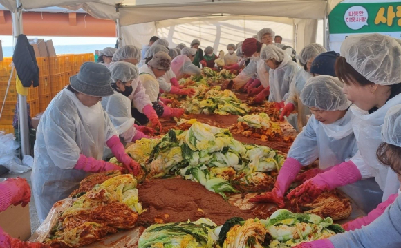지난 20일부터 23일까지 양남면 발전협의회 주관 ‘사랑과 정성을 담은 김장김치 나눔행사’를 실시했다.