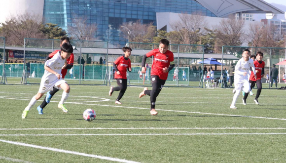 17일 경주축구공원에서 2024 경주 유소년 축구 페스티벌 대회가 진행되고 있다.