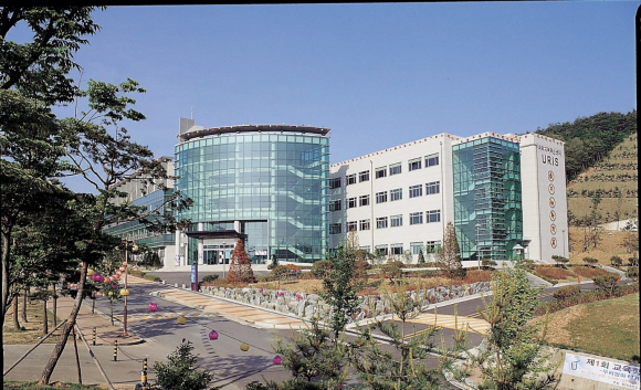 위덕대학교 전경.
