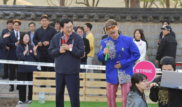 경주 대릉원돌담길 벚꽃축제, 볼거리, 즐길거리 가득.