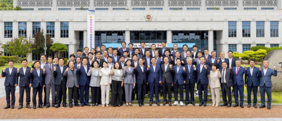 제12대 후반기 경상북도의회 단체사진.