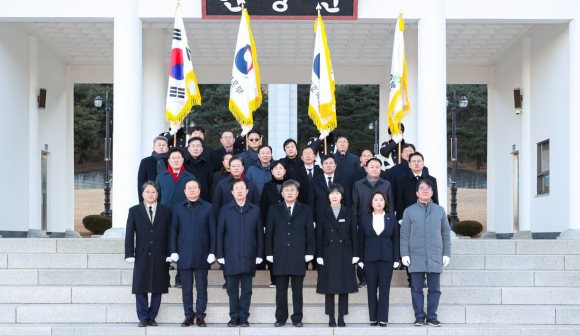 경북도의회 국립 영천호국원 참배.