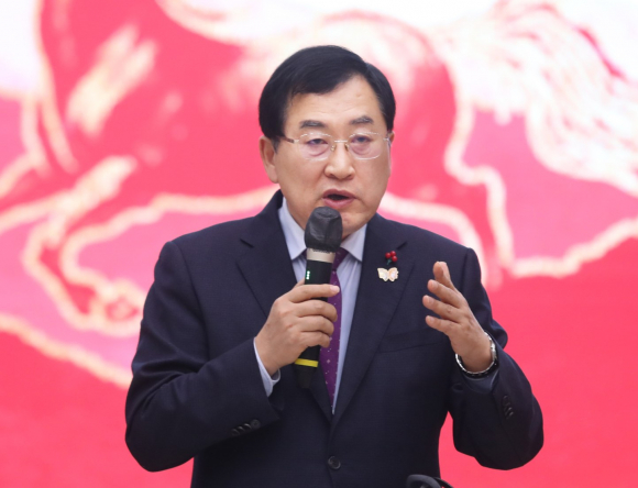 주낙영 시장이 13일 경주시청 알천홀에서 열린 2026년 신년맞이 언론인 간담회에서 인사말을 하고 있다.<사진=최병구 기자>