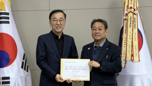 사진 우측 한영태 민주당 전 지역위원장.