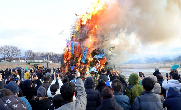 경주문화축제위원회는 3일 오후 3시부터 경주 서천둔치에서 정월대보름축제를 개최했다. <사진=최병구 기자>