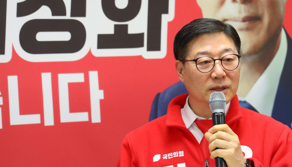 국민의힘 이창화 경주시장 예비후보 선거사무소 개소식이 지난 7일 경주시 중앙시장 네거리 인근 사무소에서 열렸다.