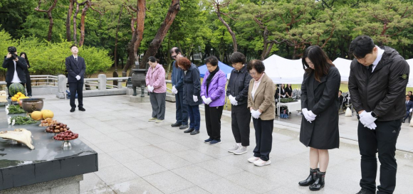 경주시는 황성공원 충혼탑서 위패봉안식을 거행했다.