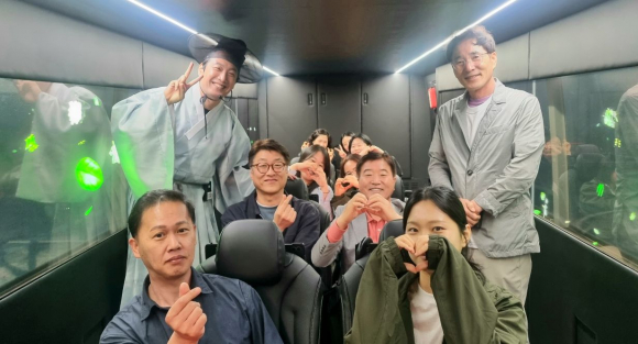 경주문화원 직원 탑승 모습.