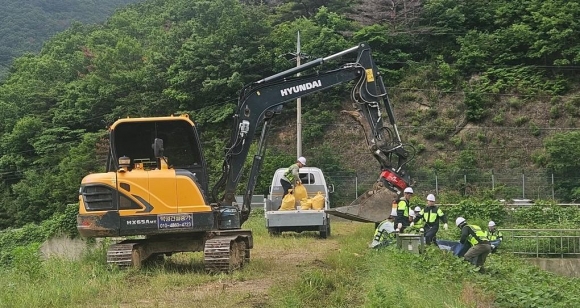 경주시는 27일 안강읍 옥산저수지에서 관계기관 합동으로 2026 저수지 비상대처훈련을 실시했다.