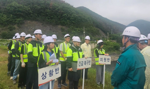 경주시는 27일 안강읍 옥산저수지에서 관계기관 합동으로 2026 저수지 비상대처훈련을 실시했다.
