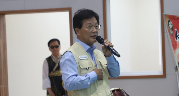 박원철 경주시종합자원봉사센터장이 인사말을 전하고 있다.
