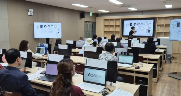 AI 아카데미 2기 과정 실습을 위한 강의 모습.