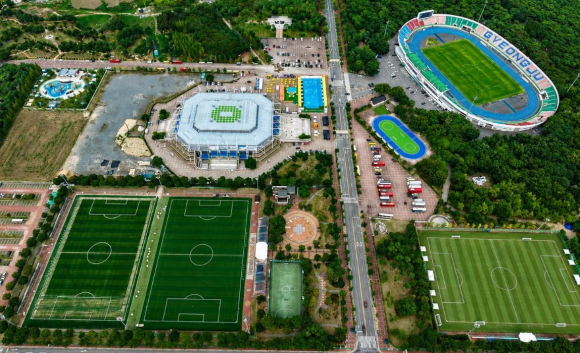 경주 화랑대기 전국 유소년 축구대회가 열리는 경주축구공원과 시민운동장 일원 전경.
