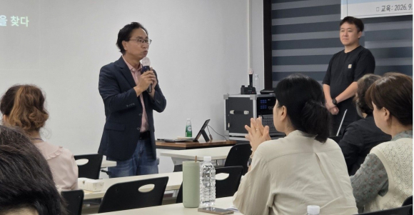경주시는 9월 30일 황촌마을활력소에서 '황촌 마을해설 가이드 양성과정' 개강식을 열었다.